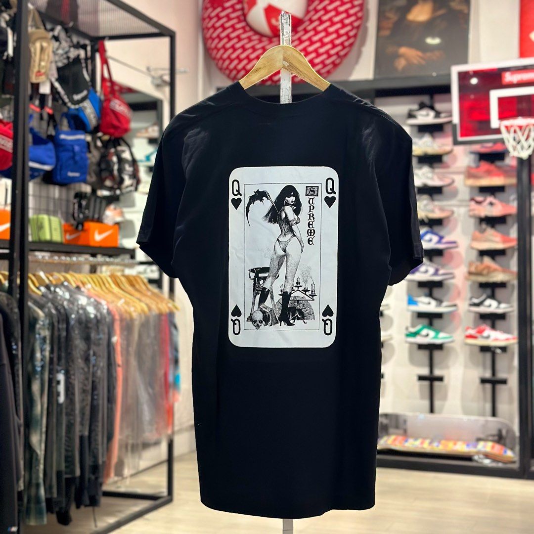 Supreme SS17 Vampirella Card Tee Black - XLarge (Category: Tshirts & Polo Shirts ) located in Quezon City. Submitted by inside_plug (Listing ID 1432256176, Image 1). Description: For sale Supreme SS17 Vampirella Card Tee Black - XLarge Brandnew Dm us to purchase.