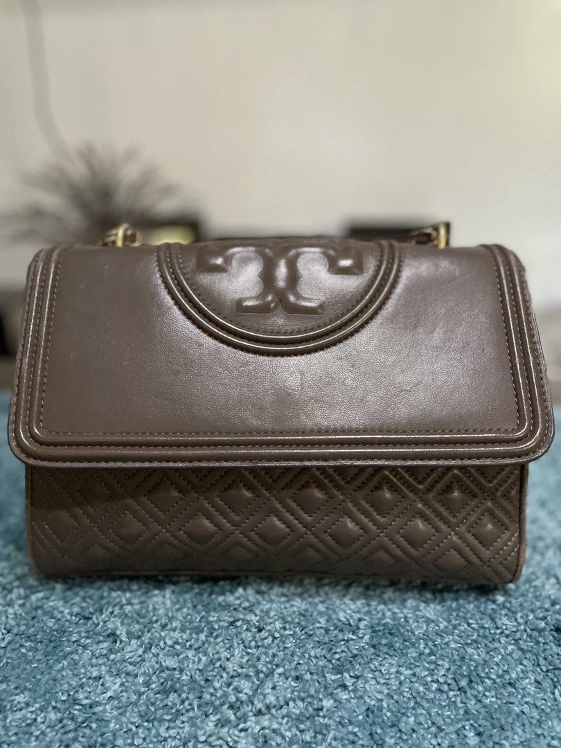Tory 2 way bag taupe color (Category: Cross-body Bags) located in Quezon City. Submitted by itsmekriszzy (Listing ID 1432236143, Image 1). Description: Tory Burch 2 way sling taupe color bag original from US.