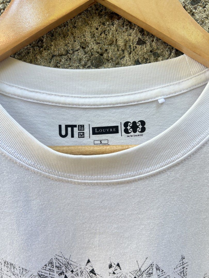 Uniqlo x Louvre (Category: Shirts) located in Cebu City. Submitted by gio_420 (Listing ID 1432202455, Image 3). Description: Uniqlo x with louvre Good condition Size small on tag No issue.