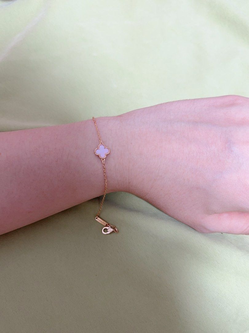 VCA bracelet (Category: Accessories) located in Singapore. Submitted by linalina68 (Listing ID 1432328621, Image 3). Description: .