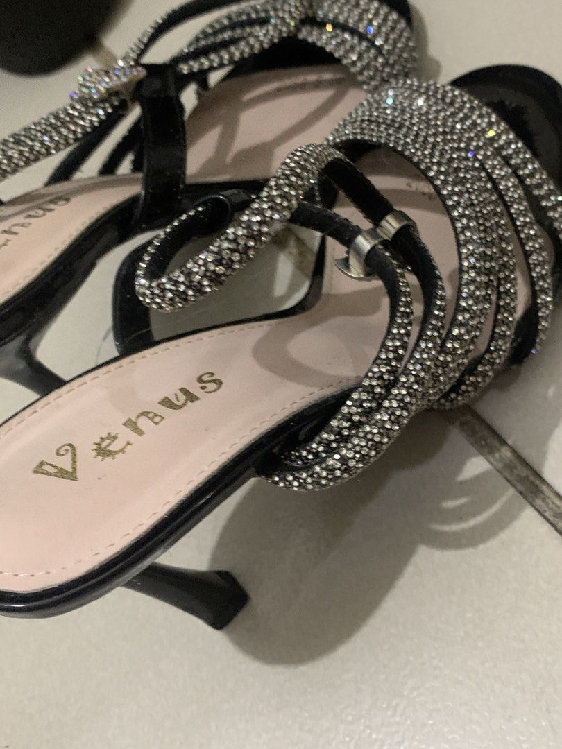 Venus Sparkle Heels (Category: Heels) located in Pasay City. Submitted by yang_mg21 (Listing ID 1432307231, Image 3). Description: Bought this for 1500 sa mall, and honestly once lang nagamit for prom nakita ko nalang na it was nakatambak ^^ Price is fixed guys! .