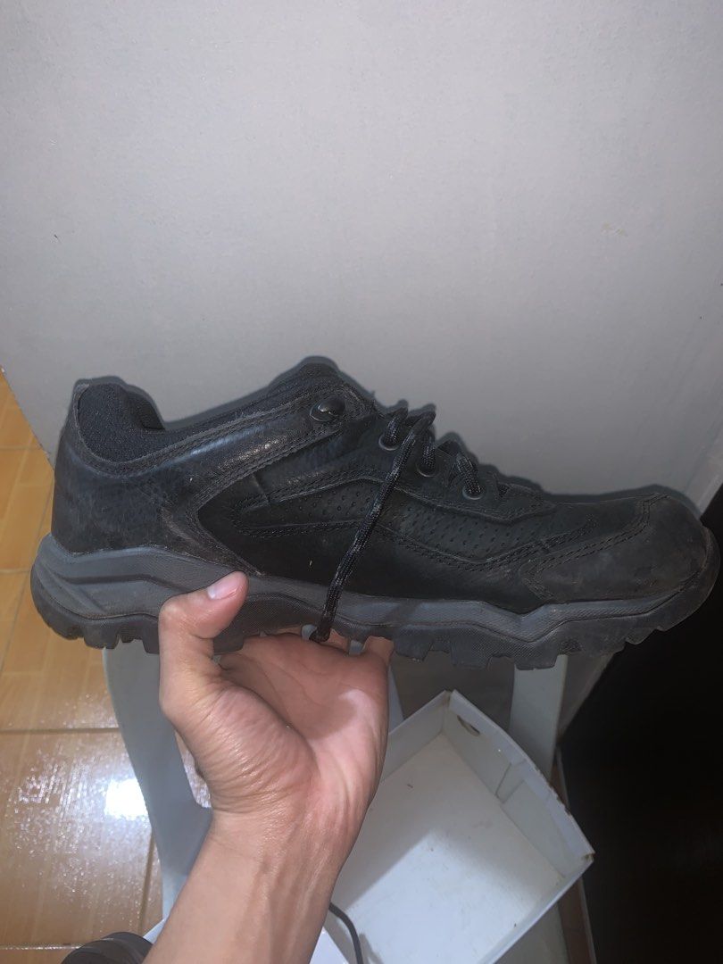 Merrell moab Low Vibram Black Hiking Shoes (Category: Sneakers) located in Manila. Submitted by nap_ukay (Listing ID 1432339838, Image 2). Description: - Black hiking shoes - Vibram soles for superior grip - Lace-up closure - Durable construction - Textured sole pattern - Low-cut design - Made of leather or similar material.