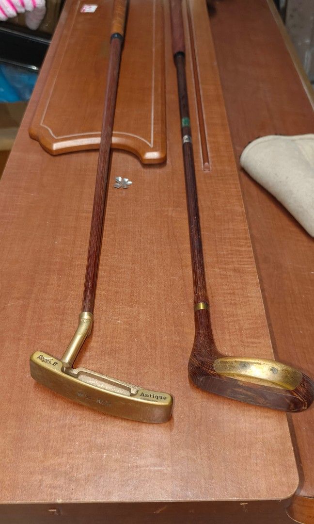 Vintage golf putter (Category: Golf) located in San Pedro. Submitted by tristanjapansurplus (Listing ID 1432327765, Image 1). Description: for sale vintage golf putter very good condition wood & copper san Pedro location.