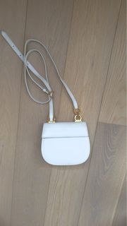 （分類：）位於 。 由 rosmok 提交（商品編號 1432221746，圖片 1）。簡介： 。