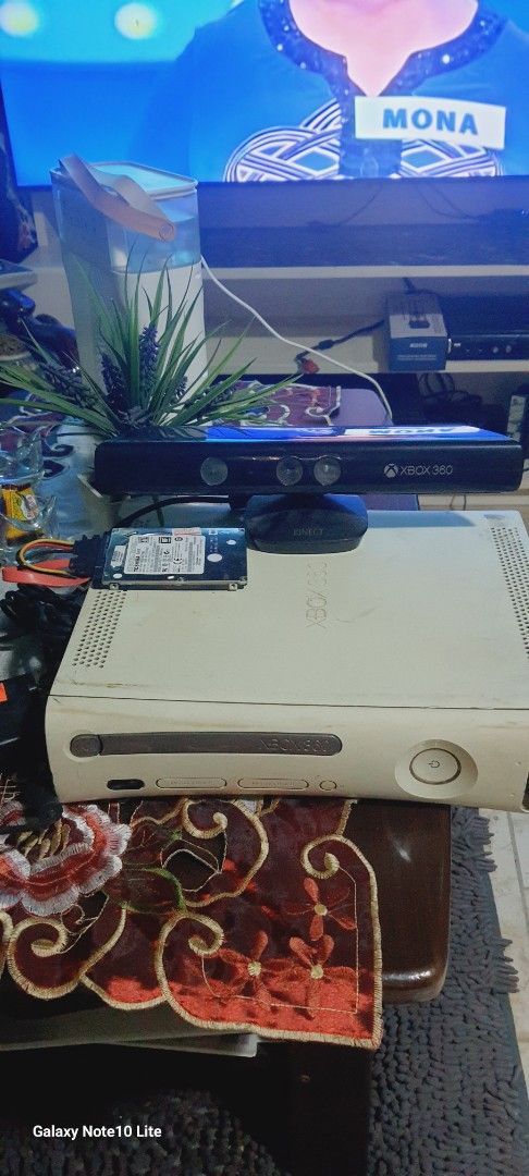 Xbox 360 with Kinect and HDD (Category: Xbox) located in Marikina City. Submitted by warmocean_cd5726 (Listing ID 1432236584, Image 3). Description: - White Xbox 360 console - Includes Kinect sensor - External hard drive included - Fully functional - Power cable included - Perfect for gaming and entertainment.