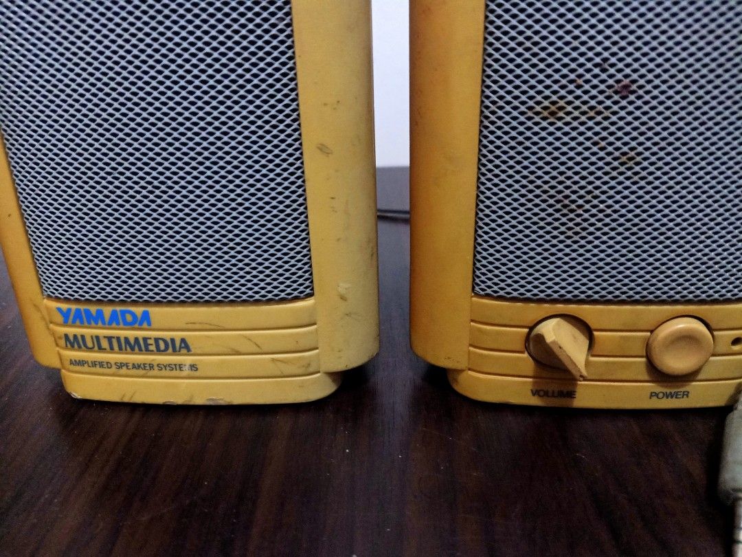 Yamada vintage PC speaker (Category: Soundbars, Speakers & Amplifiers) located in Las Pinas. Submitted by the_recycle_shop (Listing ID 1432361740, Image 2). Description: Vintage 90s pc speaker Good Working condition .
