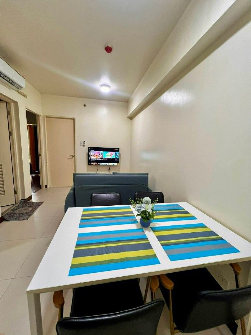 2 Bedroom unit Fairlane Residences (Category: Apartments & Condos) located in Pasig City. Submitted by BrokerDorenFerran (Listing ID 1432412214, Image 3). Description: Condo for Rent DMCI Homes Fairlane Residences Kapitolyo, Pasig City 2-Bedroom Unit size: 53.50sqm Unit Price: 33,000 33rd floor With Balcony: Yes Layout: 2BR View: Ortigas ✅Features -FREE usage of Swimming Pool -GYM is available ✅Requirements -2 months security deposit -2 months ad