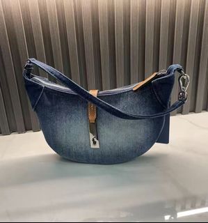 （分類：）位於 。 由 carmela1 提交（商品編號 1432524635，圖片 1）。簡介： 。