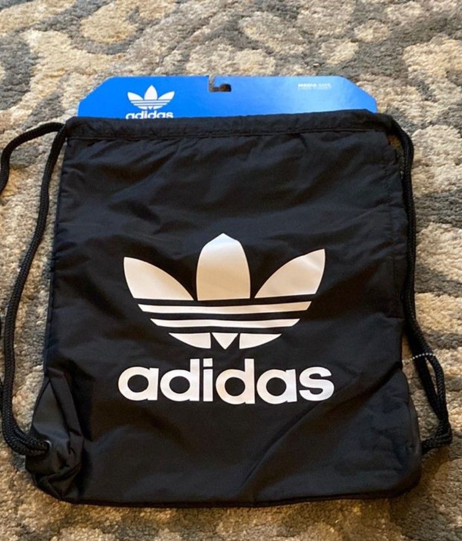 Adidas Drawstring Bag (Category: Backpacks) located in Manila. Submitted by shajanina.14 (Listing ID 1425857511, Image 2). Description: Adidas Original .