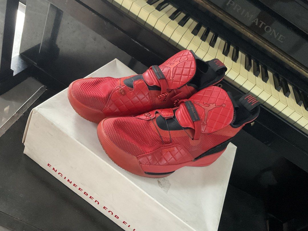 Air Jordan 33 7.5MENS (Category: Sneakers) located in Valenzuela. Submitted by kingcouture (Listing ID 1432543284, Image 2). Description: Wrong size. Maliit kay hubby. Sa SG binili. Authentic complete packaging pa. .