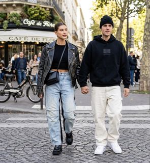 (Category: ) located in . Submitted by y2k.luxury.streetwear.outdoor (Listing ID 1432589074, Image 1). Description: .