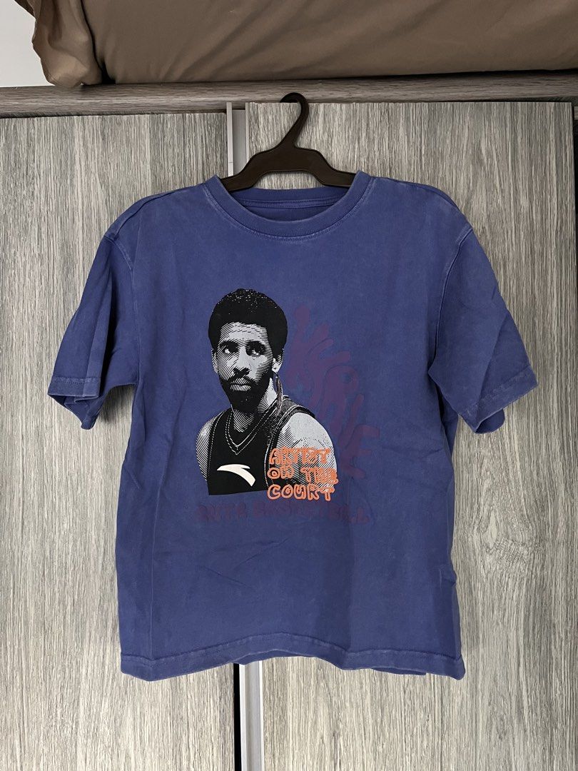 Anta Kyrie Irving Graphic Tee (Category: Tshirts & Polo Shirts ) located in Mandaluyong City. Submitted by _cfpl (Listing ID 1432493207, Image 1). Description: - Blue Kyrie Irving Anta t-shirt - Features a graphic design - Includes the words "ABOVE ON THE COURT" - Short sleeves - Crew neck.