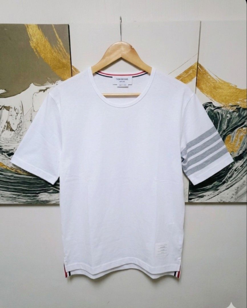 Authentic JERSEY 4-BAR SHORT SLEEVE TEE (Category: Luxury Apparel) located in Manila. Submitted by bvnnie (Listing ID 1432506905, Image 2). Description: JERSEY 4-BAR SHORT SLEEVE TEE Actual size using inches Armpit to 20 Armpit Lenght/ 29.5 back 30 fittings is Large to XL Excellent Condition Issue: Message if you have any other question about sizing. We do shipping nation wide I'm also A open for video call so that you can see the item you 're in