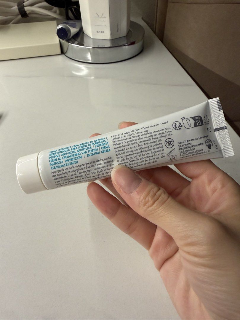 Avene Cleanance Comedomed Peeling 40ml (Category: Face Care) located in Manila. Submitted by luuuvlub (Listing ID 1432400165, Image 2). Description: - Avene Cleanance Comedomed Peeling - spot treatment for acne - good for oily acne prone sensitive skin - Intensive spot breakout cream - For sensitive skin - 40ml tube - Made in France - Daily use: Apply a thin layer to affected areas.