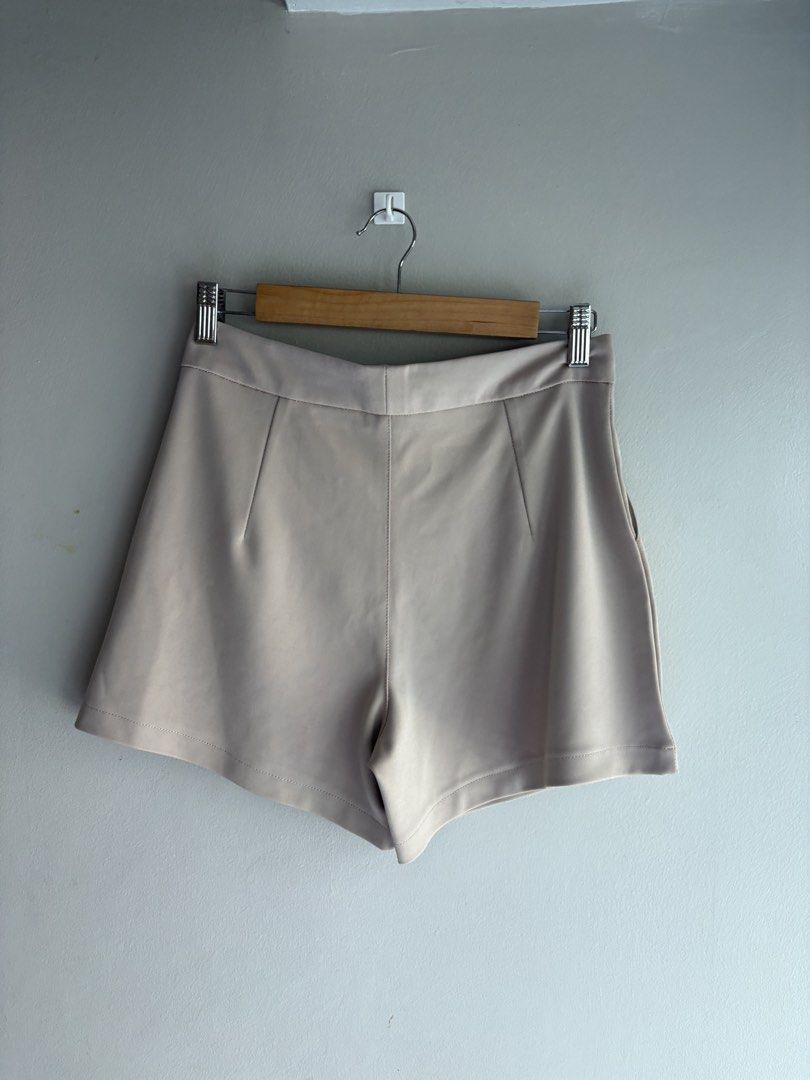 Bangkok Beige High-Waisted Shorts (Category: Shorts) located in Quezon City. Submitted by kamtee (Listing ID 1432430894, Image 2). Description: .