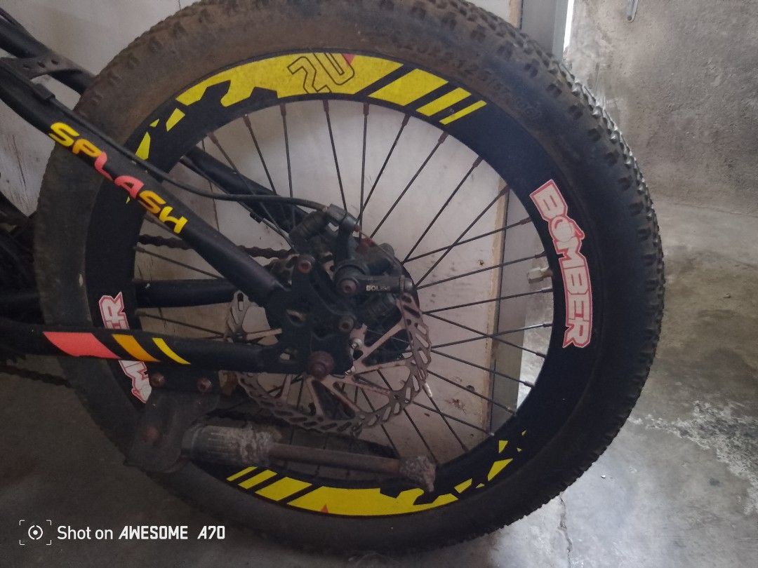 Bicycle (Category: Bicycles) located in Bulacan. Submitted by JJOSEPHA (Listing ID 1432453005, Image 3). Description: I bought 8,600 for my son service in school, nagamit niya for 2 to 3 months only at bumili ako ebike para di mabasa pag naulan kaya na stock na itong bike... no issue, lightly use. pwde itaas ang upuan.
