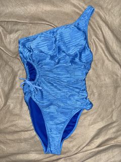 (Category: ) located in . Submitted by quarishop21 (Listing ID 1432510195, Image 1). Description: .