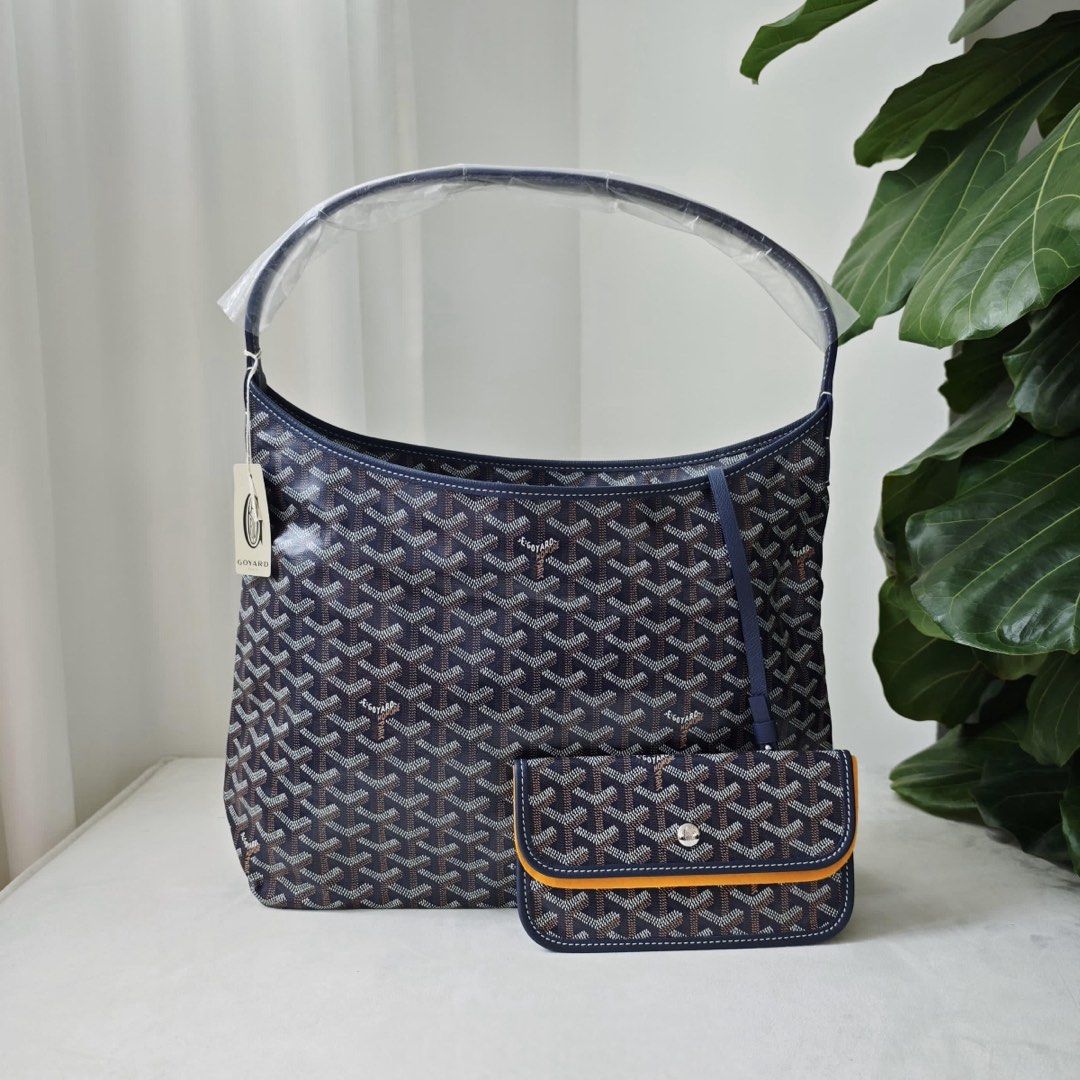 Boheme hobo Navy blue (Category: Luxury Bags & Wallets) located in Paranaque City. Submitted by kgmgiftedph20 (Listing ID 1432502499, Image 1). Description: .