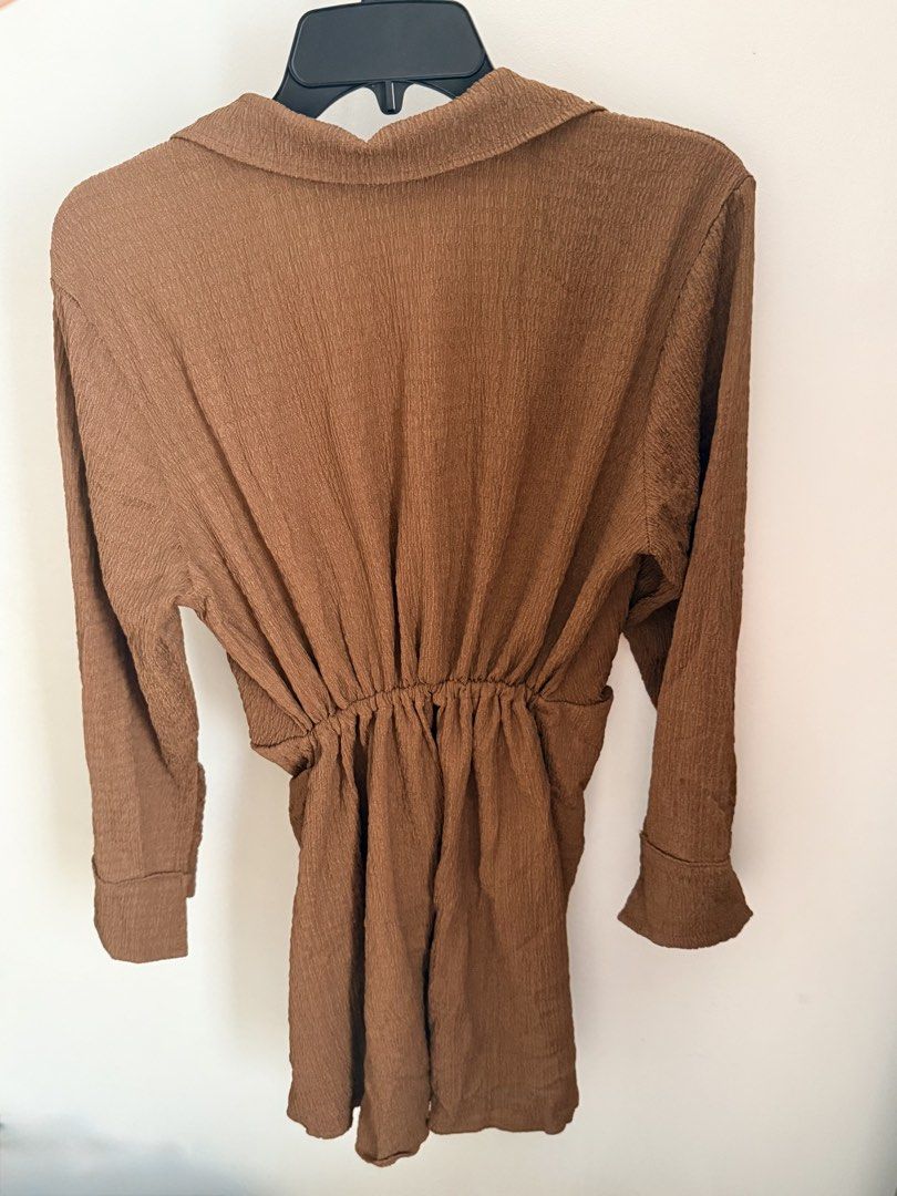 Brown Long Sleeve Dress (Category: Dresses) located in Cebu City. Submitted by dr_marsh (Listing ID 1432437018, Image 3). Description: Can fit up to large.