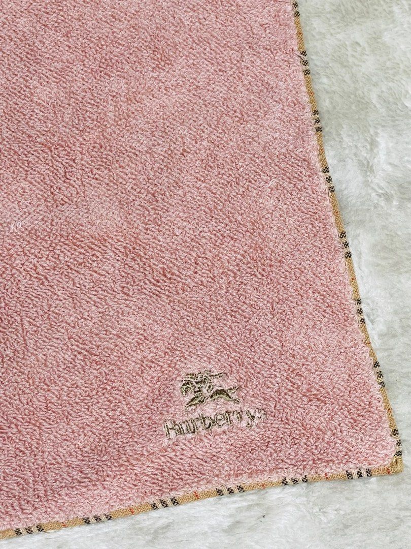 Burberry mini hand towel (Category: Towels, Napkins & Holders) located in Mandaue City. Submitted by chuchi152615 (Listing ID 1432505248, Image 2). Description: .