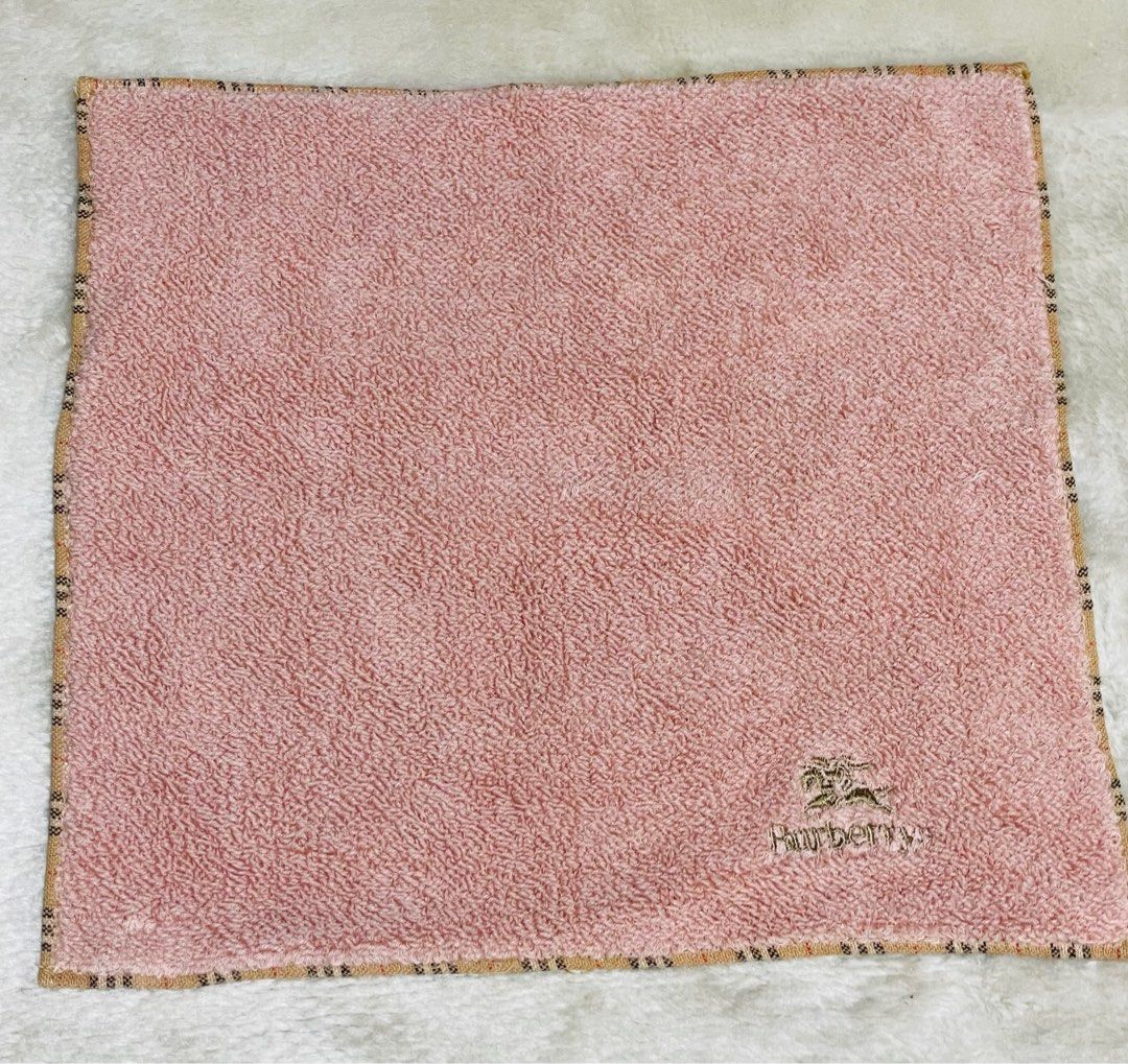 Burberry mini hand towel (Category: Towels, Napkins & Holders) located in Mandaue City. Submitted by chuchi152615 (Listing ID 1432505248, Image 1). Description: .