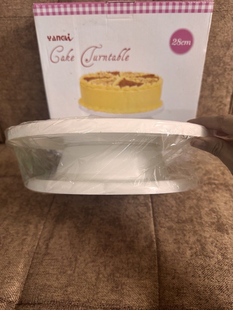 Cake turntable (Category: Bakeware) located in Manila. Submitted by trendytreasuresbycat (Listing ID 1432515494, Image 2). Description: Selling cake turn table brand new.