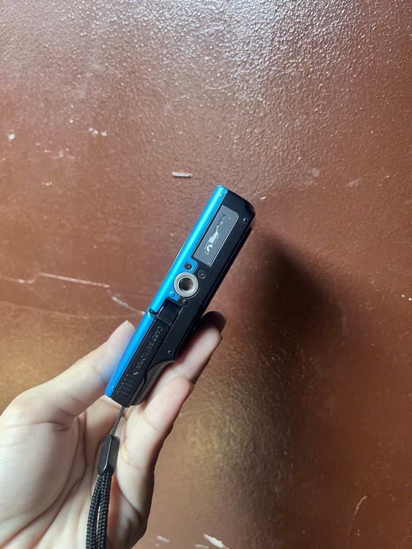 Canon PowerShot A2300 HD Digital Camera (Category: Cameras) located in Antipolo. Submitted by france.29 (Listing ID 1432565614, Image 3). Description: Issue: lcd burn & blue screen Malinaw ang output😍 .