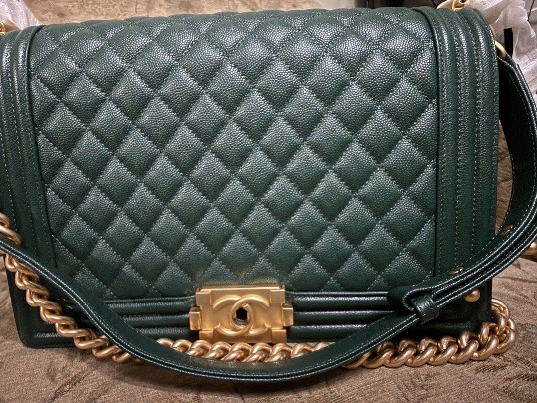 Chanel LeBoy Bag Green (Category: Luxury Bags & Wallets) located in Quezon City. Submitted by momilicious (Listing ID 1426567902, Image 1). Description: THE DETAILS Pre-Owned CHANEL Pre-Owned 2019 Boy Chanel shoulder bag Made in France Highlights 2019 green quilted leather and chain-link shoulder strap gold-tone hardware logo detail .