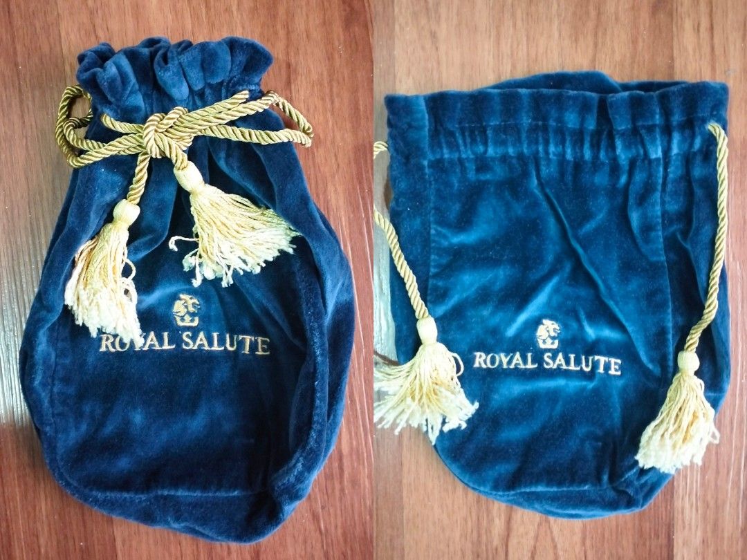 Chivas Royal Salute Velvet Drawstring Bag (per pc) (Category: Purses & Pouches) located in Baguio. Submitted by toys_of_yesteryear (Listing ID 1432530195, Image 1). Description: 📌loc. Baguio 💸php350.00 each colors: Green and Blue ------------------------- “If your offer is accepted, please stay in touch and keep the seller updated. Open communication helps ensure we don’t waste each other’s time.” -------------------------- 📌 Brand: Chivas Reg
