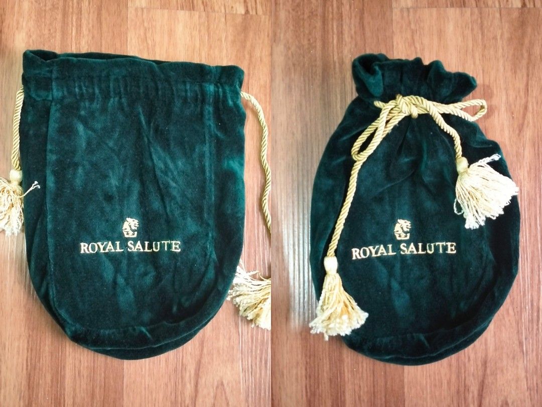 Chivas Royal Salute Velvet Drawstring Bag (per pc) (Category: Purses & Pouches) located in Baguio. Submitted by toys_of_yesteryear (Listing ID 1432530195, Image 3). Description: 📌loc. Baguio 💸php350.00 each colors: Green and Blue ------------------------- “If your offer is accepted, please stay in touch and keep the seller updated. Open communication helps ensure we don’t waste each other’s time.” -------------------------- 📌 Brand: Chivas Reg