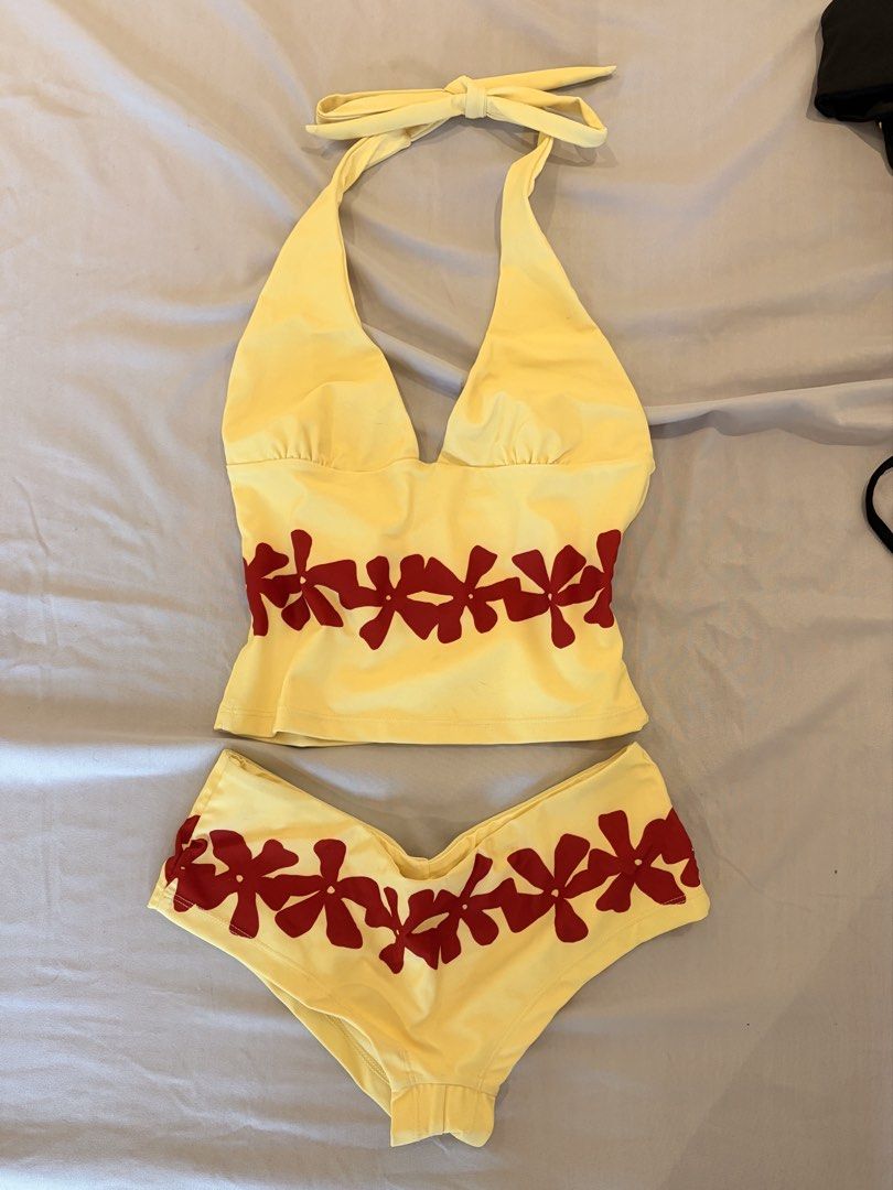 Climax Surf Wax bikini set NZ (Category: Bikinis & Swimsuits) located in Marikina City. Submitted by chloesimmons (Listing ID 1432595886, Image 2). Description: - CSW is an NZ brand - Bought this for 7.5k, selling for 5k ‼️ - Barely used, no issues Price includes SF already 🤗.