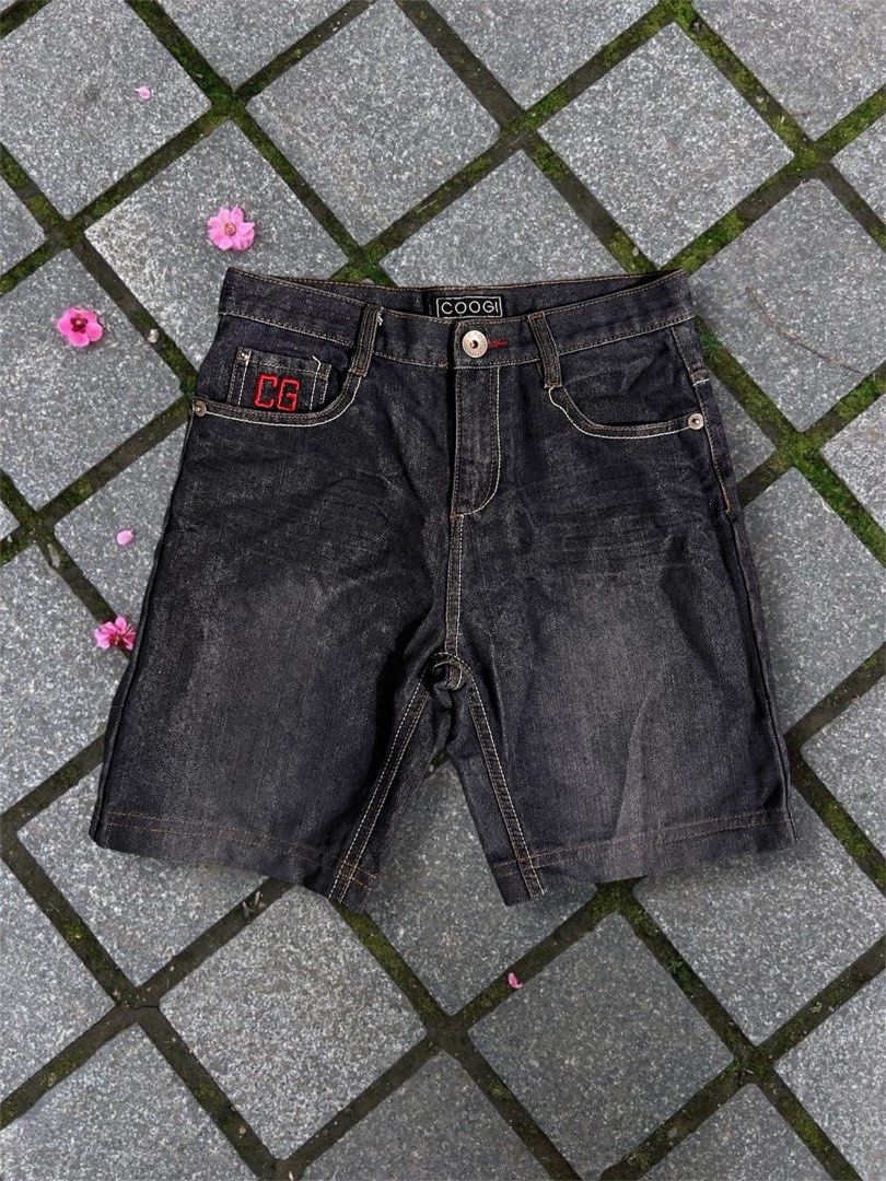 COOGI Shorts (Category: Shorts) located in Vigan. Submitted by vaelthrii (Listing ID 1432552721, Image 1). Description: W: 27-28 Hem: 9 Excellent Condition Gcash ONLY Payment first.