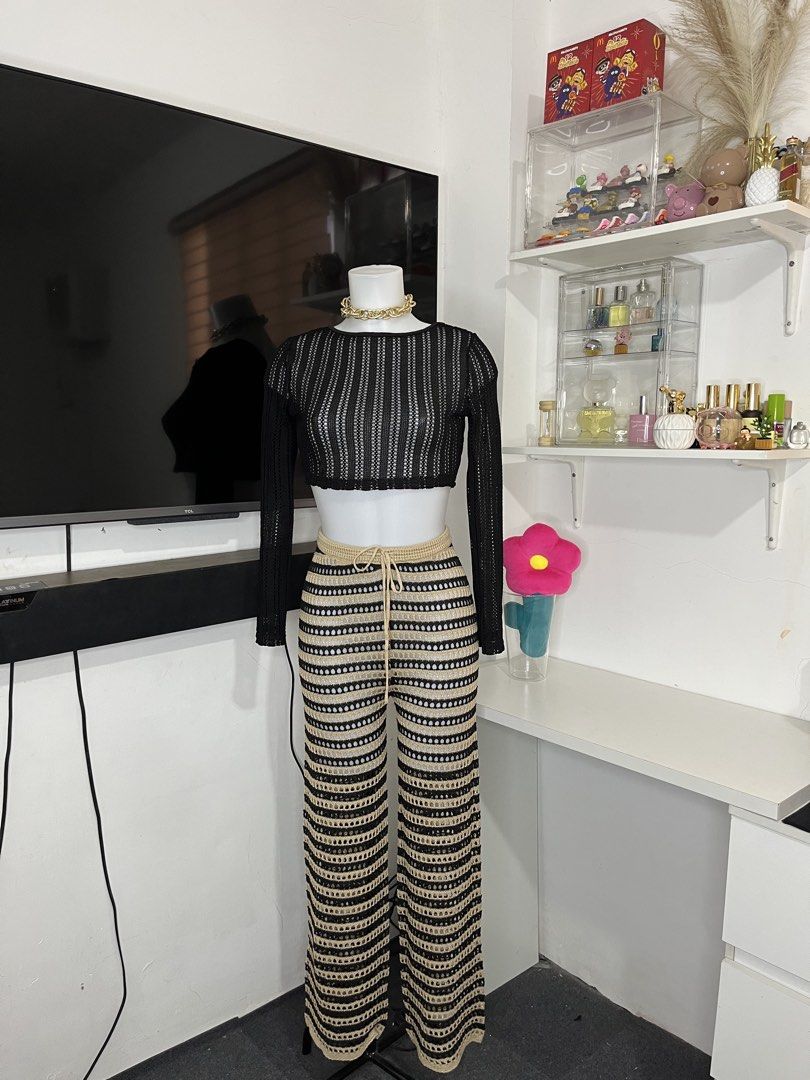 Cover up summer outfit shein (Category: Bikinis & Swimsuits) located in Cavite. Submitted by cardibabe (Listing ID 1432432036, Image 1). Description: shein cover up top - 120 Pants - 349.