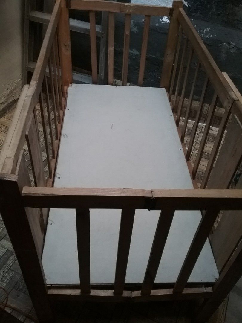 Crib for sale (Category: Cots & Cribs) located in Manila. Submitted by apoloniaa.apolinar (Listing ID 1432494657, Image 1). Description: Crib for toddlers up to 2 yrs old used for 2 yrs repair to make it large crib foldable pick up in Marikina.