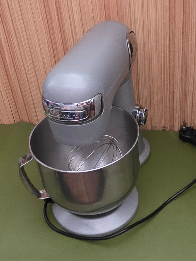 Cuisinart Stand Mixer (Category: Hand & Stand Mixers) located in Manila. Submitted by abi1ng (Listing ID 1432537048, Image 3). Description: - Cuisinart stand mixer - Silver finish - Includes stainless steel mixing bowl - Includes whisk attachment - Power cord included - Control dial - In good working condition - Ideal for baking FEATURES • 5.5-quart capacity, polished stainless steel bowl • 500-watt motor • Die-cast metal construction • 12 speeds