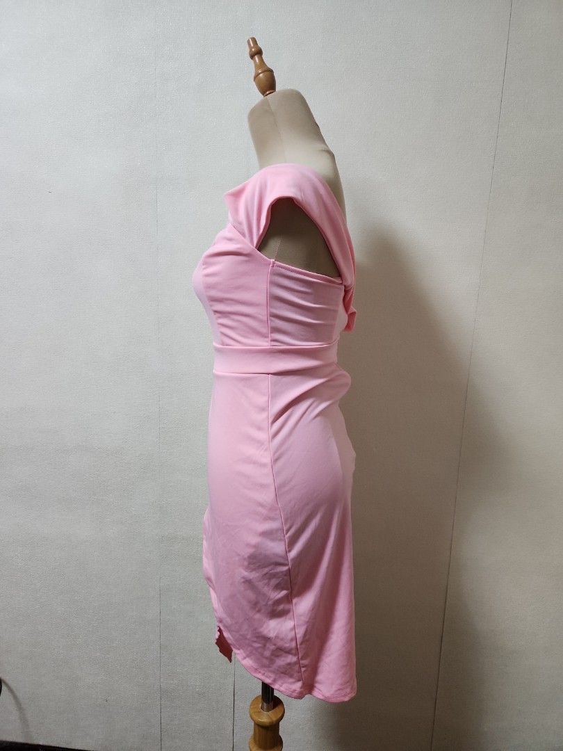 Elegant pink dress small (Category: Evening dresses & gowns) located in Marikina City. Submitted by KanamiFinds (Listing ID 1432569970, Image 3). Description: off shoulders length: 35 inches from shoulders waist: 28 to 30 inches bust: 30 to 36 inches.