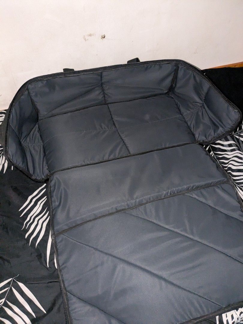 Epson L805 JB Printer Bag (Category: Camera Bags & Carriers) located in Manila. Submitted by sairhahach92806 (Listing ID 1432544863, Image 2). Description: FOR SALEEE!!! Epson L805 Bag ₱1800 Epson L8050 Bag ₱1800 QC Location Parehas once lang nagamit, nabili kopo yan 2k each. RFS: Hindi na need or magagamit pa, matatambak lang. PTPA🫶🏻 - JB Bags black travel bag - Durable, quilted material - Spacious interior with padded base - Features two top 
