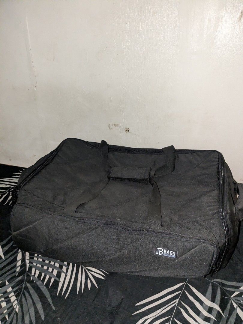 Epson L805 JB Printer Bag (Category: Camera Bags & Carriers) located in Manila. Submitted by sairhahach92806 (Listing ID 1432544863, Image 1). Description: FOR SALEEE!!! Epson L805 Bag ₱1800 Epson L8050 Bag ₱1800 QC Location Parehas once lang nagamit, nabili kopo yan 2k each. RFS: Hindi na need or magagamit pa, matatambak lang. PTPA🫶🏻 - JB Bags black travel bag - Durable, quilted material - Spacious interior with padded base - Features two top 