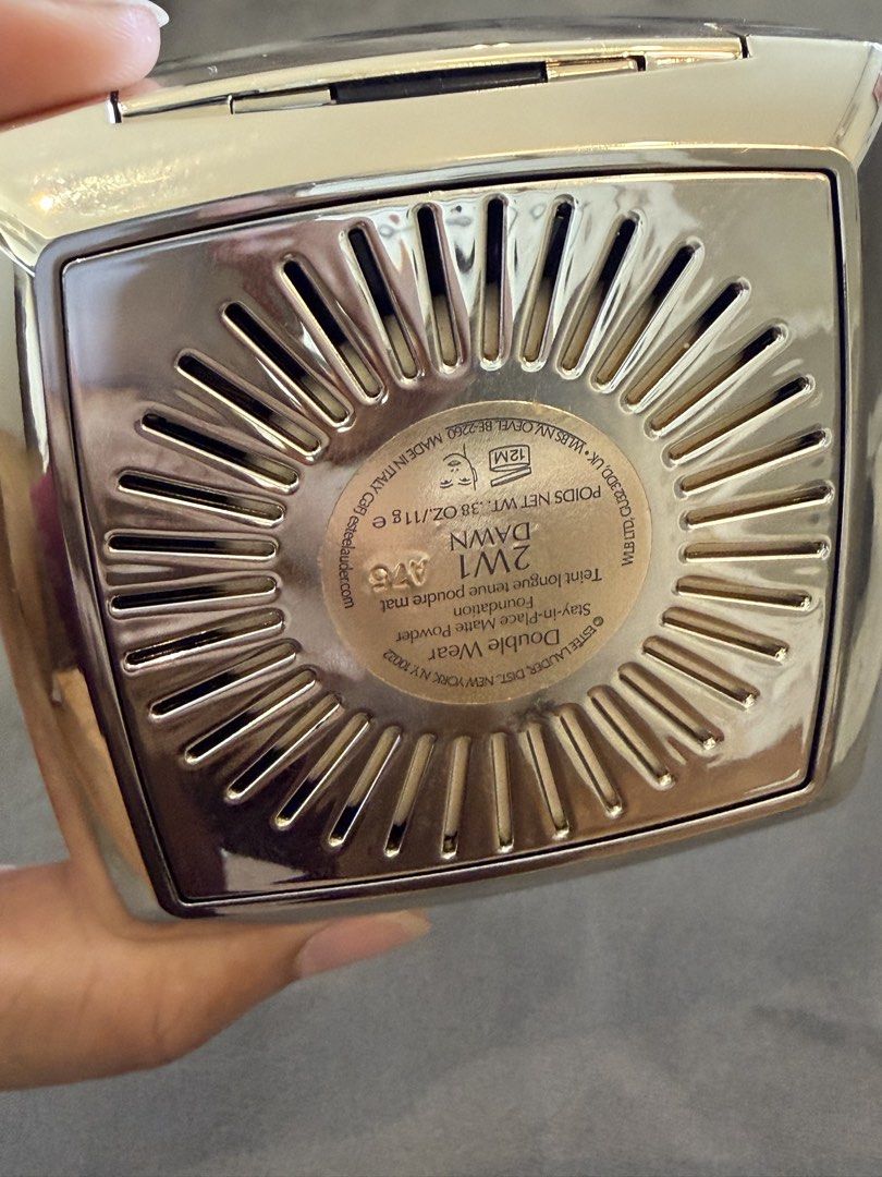 Estee lauder powder (Category: Makeup) located in Quezon City. Submitted by destashingmycloset (Listing ID 1432493005, Image 2). Description: .