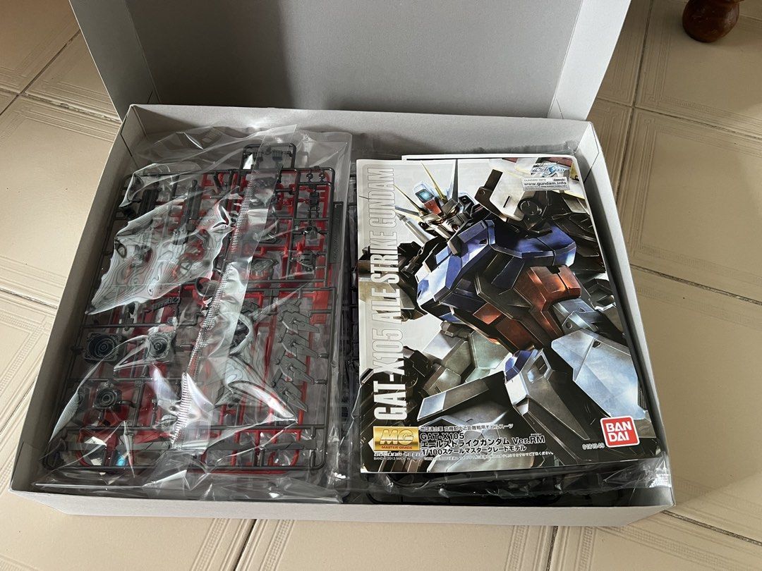[Gunpla] MG 1/100 Strike Gundam - ichiban kuji (Category: Gundam Model Kits) located in Singapore. Submitted by goh_kh (Listing ID 1432555451, Image 2). Description: Limited edition, excellent for collectors Body: clear color Other parts: solid color Self collect at hougang mrt Alternative door step delivery available as well No trades .