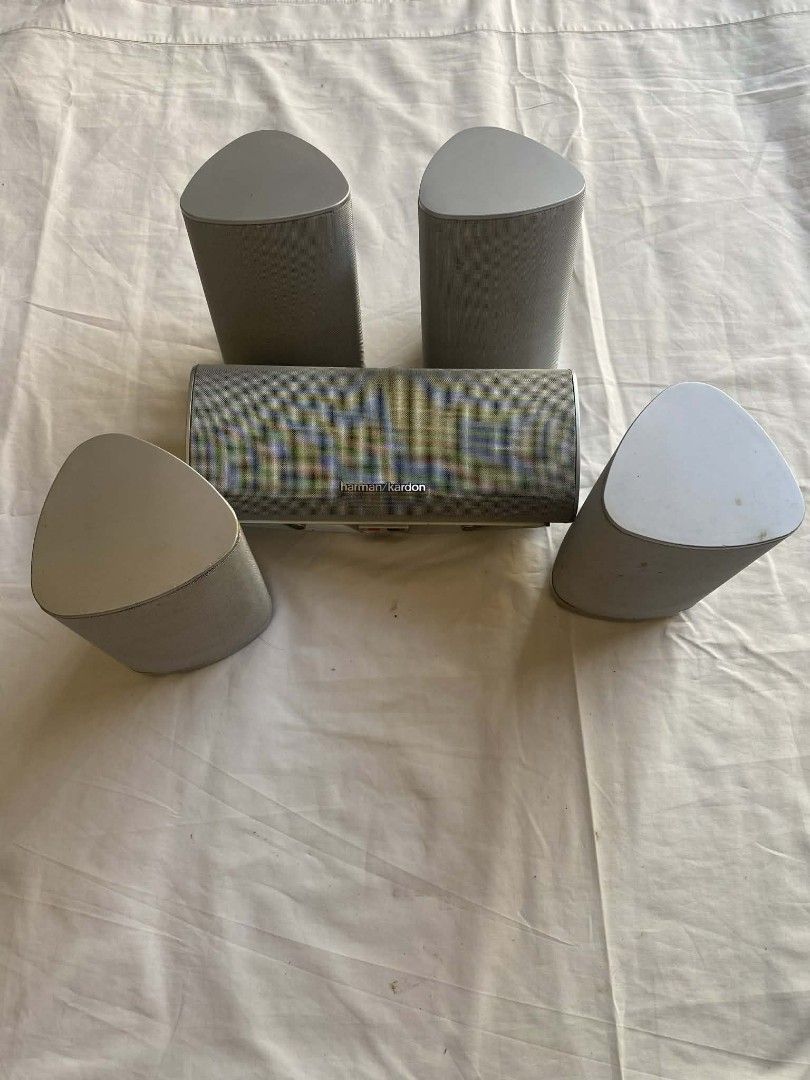Harman Kardon Speaker Set (5pcs) (Category: Headphones & Headsets) located in Antipolo. Submitted by canadafindss (Listing ID 1432505138, Image 1). Description: 🇨🇦 Canada Finds – Harman Kardon Speaker Set (5pcs) Clean and stylish Harman Kardon speaker set. Perfect for home theater or minimalist setup. Included: • 4 Satellite speakers • 1 Center speaker • Total: 5 speakers Details: • Brand: Harman Kardon • Condition: Good, tested • Compact and m