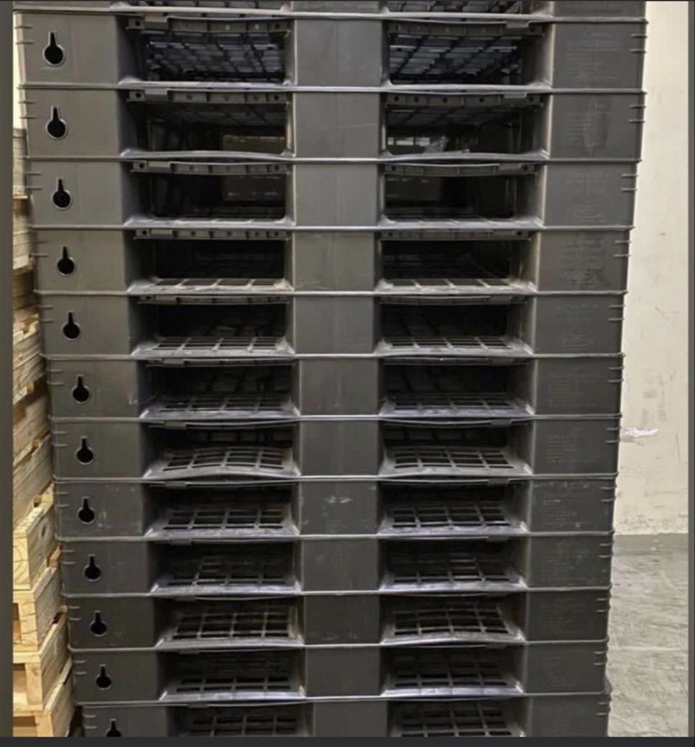 Heavy Duty Plastic Pallets - Black