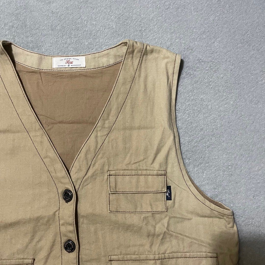 HISSI HERITAGE VEST GARMENTS SIZE MEDIUM (Category: Others Tops) located in Bayombong. Submitted by rochelle_archive_garments (Listing ID 1432523557, Image 2). Description: SIZE: MEDIUM ON TAB PRESENTABLE CONDITION / EXCELLENT THRIFTED GARMENTS WASHED BY LAUNDRY SO NEEDED TO REWASH IF WANTED EXCEPTION IS WHAT YOU SEE WHAT YOU GET 😇 FRIENDLY REMINDER THAT THIS IS SECOND HAND GARMENTS .