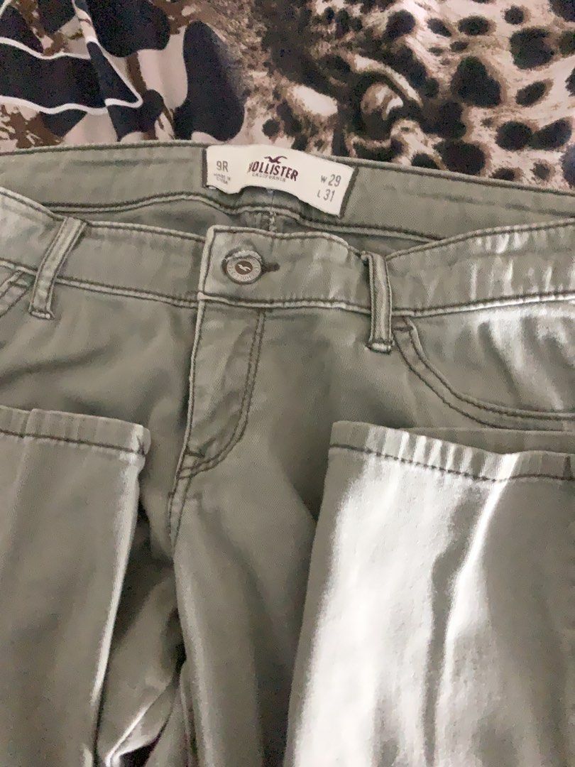 Hollister Jeans (Category: Jeans) located in Pasay City. Submitted by yang_mg21 (Listing ID 1432517139, Image 2). Description: Still in good condition 8/10 condition Rfs: Need funds 29 W 31 L.