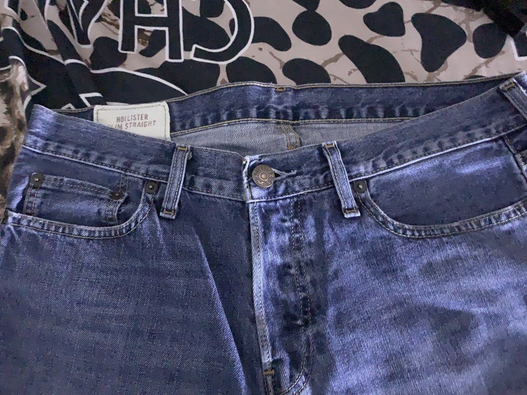 Hollister Slim Straight Jeans (Category: Jeans) located in Pasay City. Submitted by yang_mg21 (Listing ID 1432517649, Image 2). Description: 30 W 32 L Still in good condition Rfs: need funds.