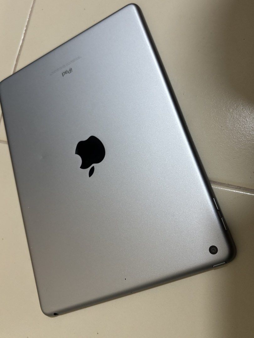 iPad 6th Gen (Category: iPad) located in Manila. Submitted by notjaneahe05680 (Listing ID 1432573861, Image 2). Description: Ipad 6th gen for sale! Nagamit lang for school. Super goods pa neto and matagal rin malowbatt. Not laggy as well, alaga ko kasi. Just minor dents and scratches not noticeable. RFS: Graduating naaa. No box With charger (cord) Can meet up around taft, manila. Also near quirino. .