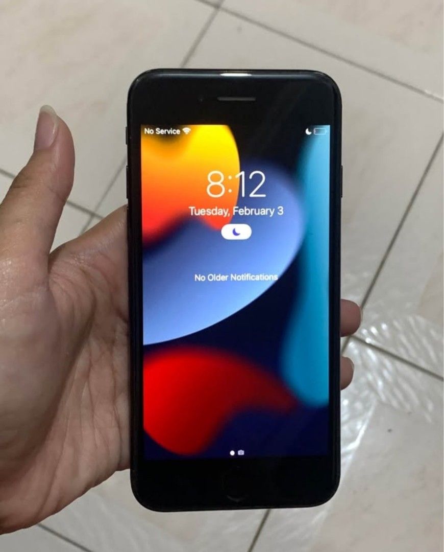 Iphone 7 (Category: iPhone 7 Series) located in Tayabas. Submitted by kleaaa_lei (Listing ID 1432536084, Image 1). Description: Iphone 7 128gb 2,500 Issue: back cam shakey and speaker ng cam but front cam still good bh:72% still good.