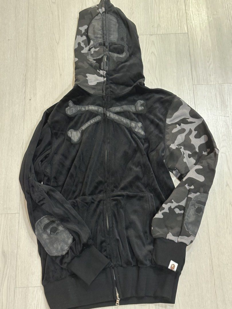 Jacket (Category: Coats, Jackets and Outerwear) located in Singapore. Submitted by lch1816 (Listing ID 1432500238, Image 3). Description: Brand new.