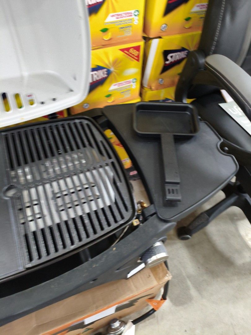 Jumbuck Portable 2 Burner BBQ Grill (Category: BBQ, Grills & Hotpots) located in Manila. Submitted by hmrgrace5. (Listing ID 1432402862, Image 3). Description: - Jumbuck Portable 2 Burner BBQ Grill - Dual burner design - Grill and griddle surfaces - Built-in thermometer - Convenient side tables - Includes gas hose and regulator - Brand new in original box.