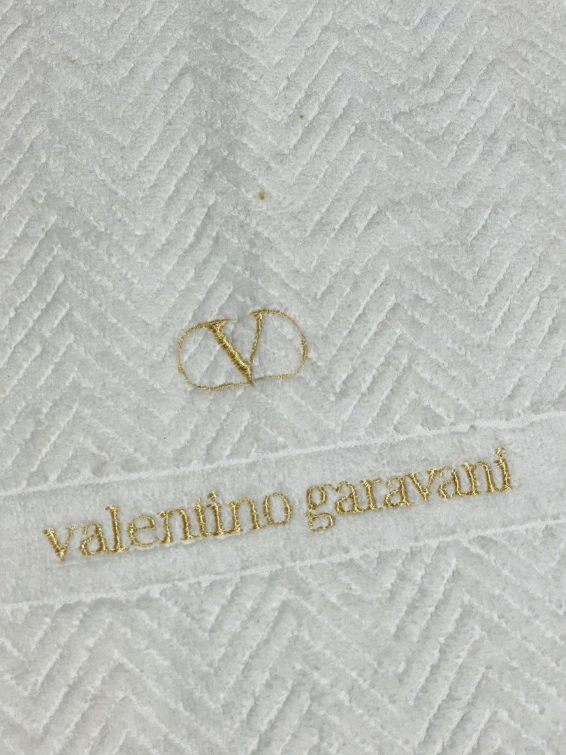 Lanvin Paris hand towel - White (Category: Towels, Napkins & Holders) located in Mandaue City. Submitted by chuchi152615 (Listing ID 1432507901, Image 2). Description: .